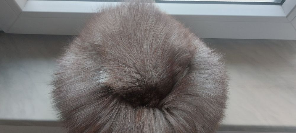 Caciula din blana naturala de vulpe argintie.