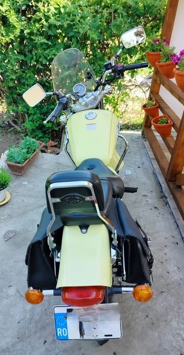 Vând motocicletă Suzuki Marauder GZ250