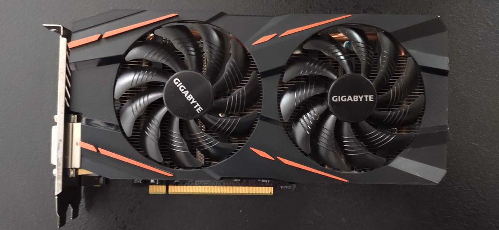 Продавам Перфектна Видео Карта Gigabyte RX 580 8Gb 256bit OC