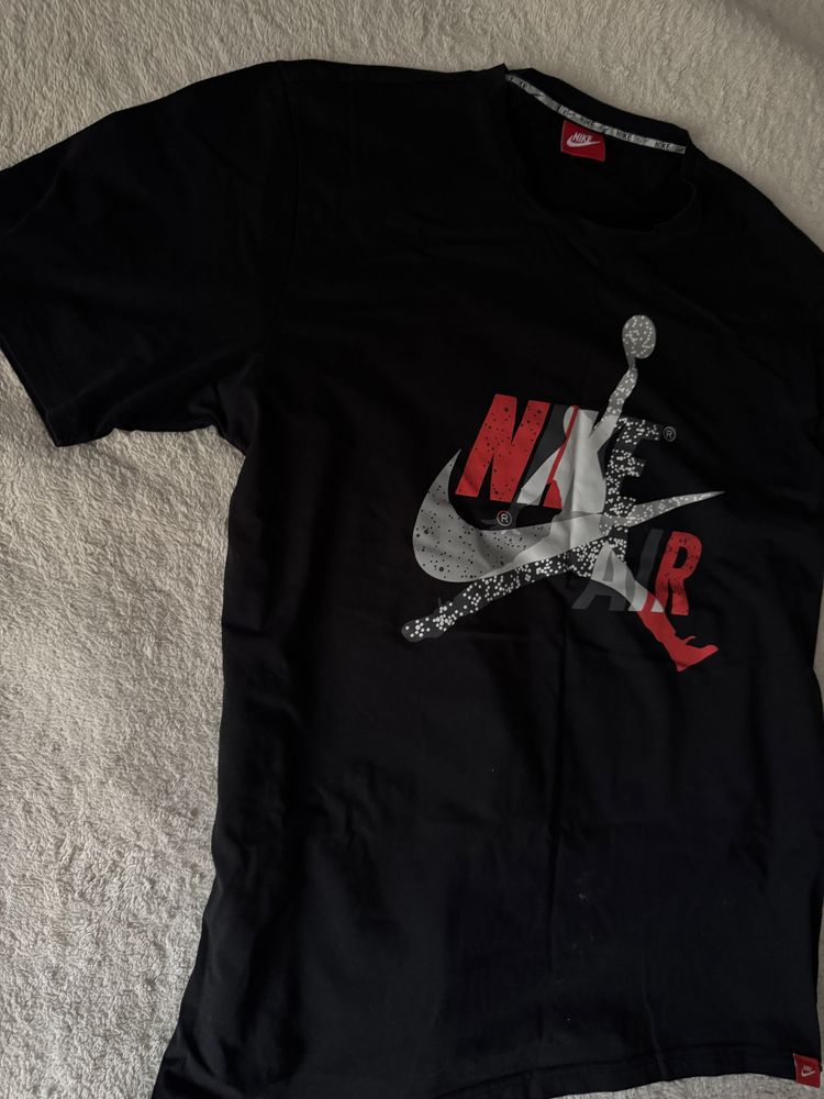 Продам стильную Футболку Nike Air Jordan