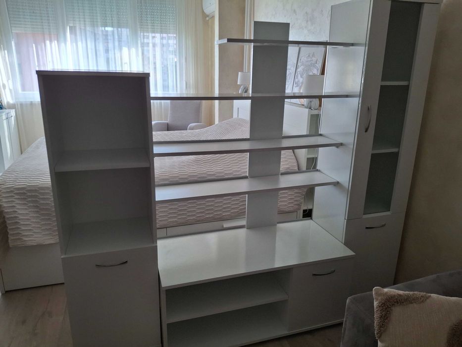 Секция бял гланц в много добро състояние