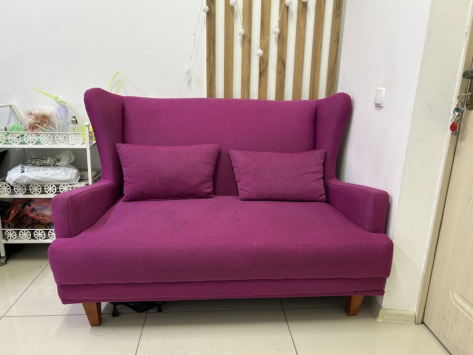 Продам декоративный диван