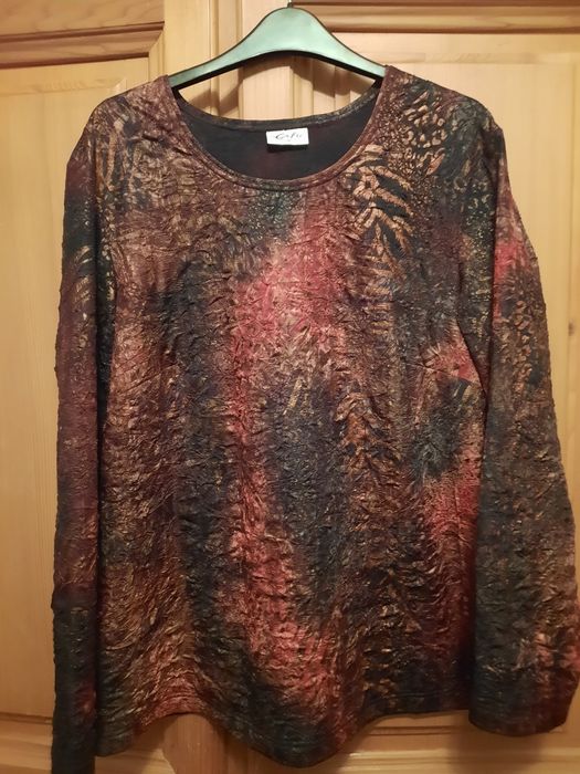 Bluza dama cu inserții aurii mărimea 48