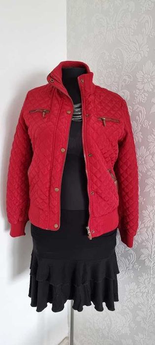 Geaca/ Jacheta matlasata rosie