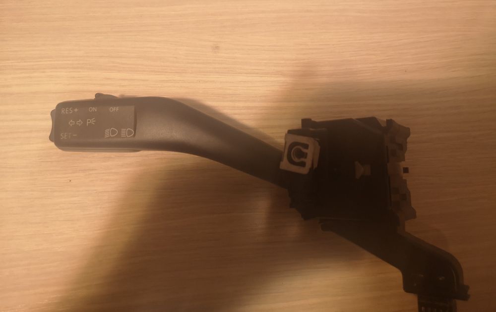 Vand Maneta de Semnalizare si de Stergator Seat Leon 2006