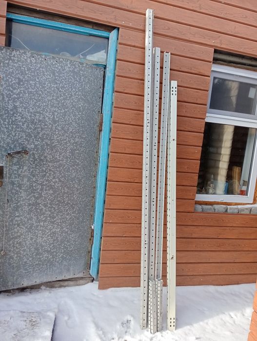 Стойки для металлического стеллажа