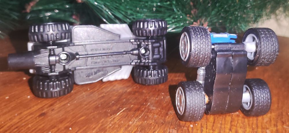 Машинки 2 шт фирменные Юнусабад-13