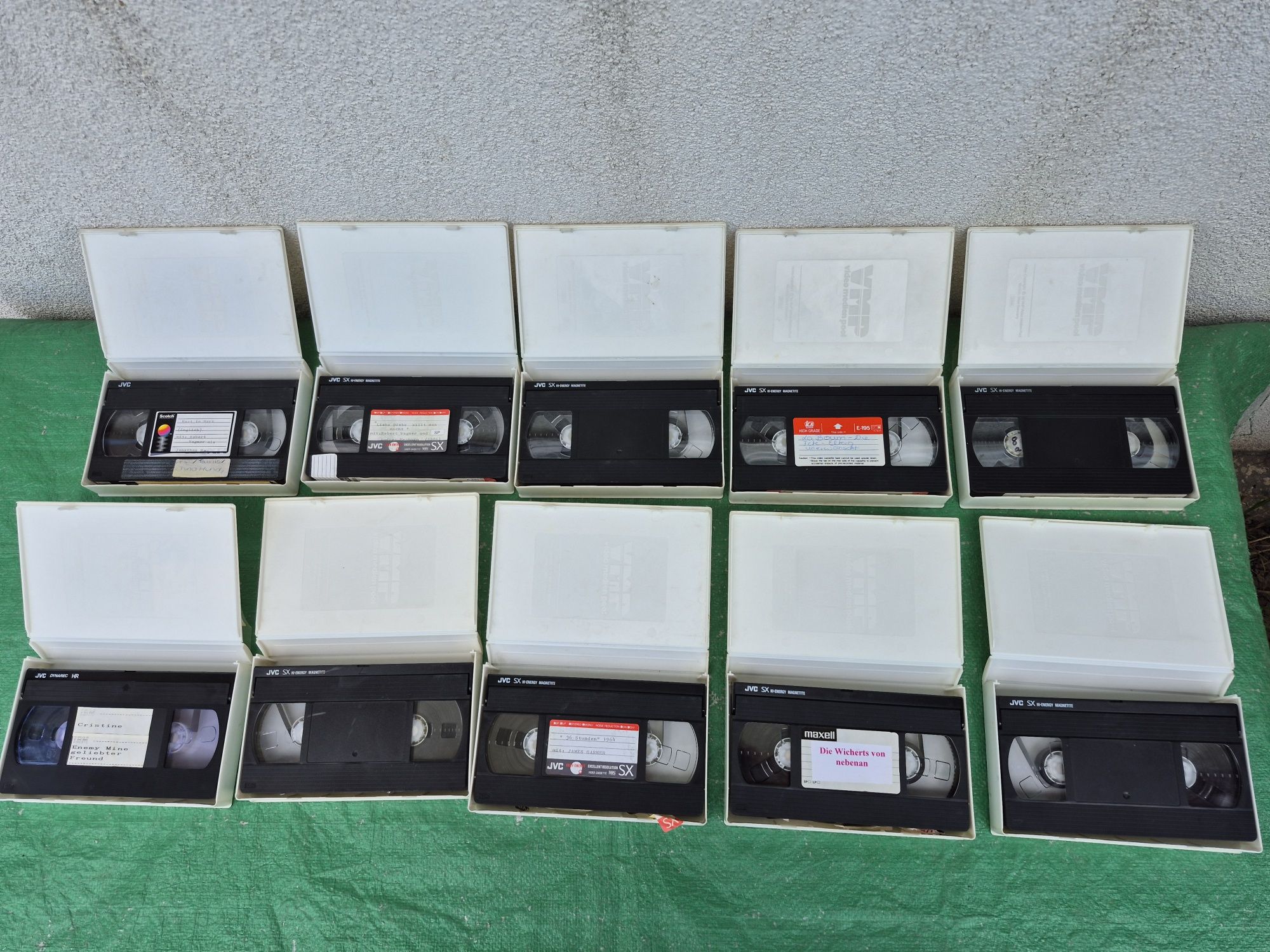 Vând 18 casete video VHS JVC originale de 240minute colectie de filme