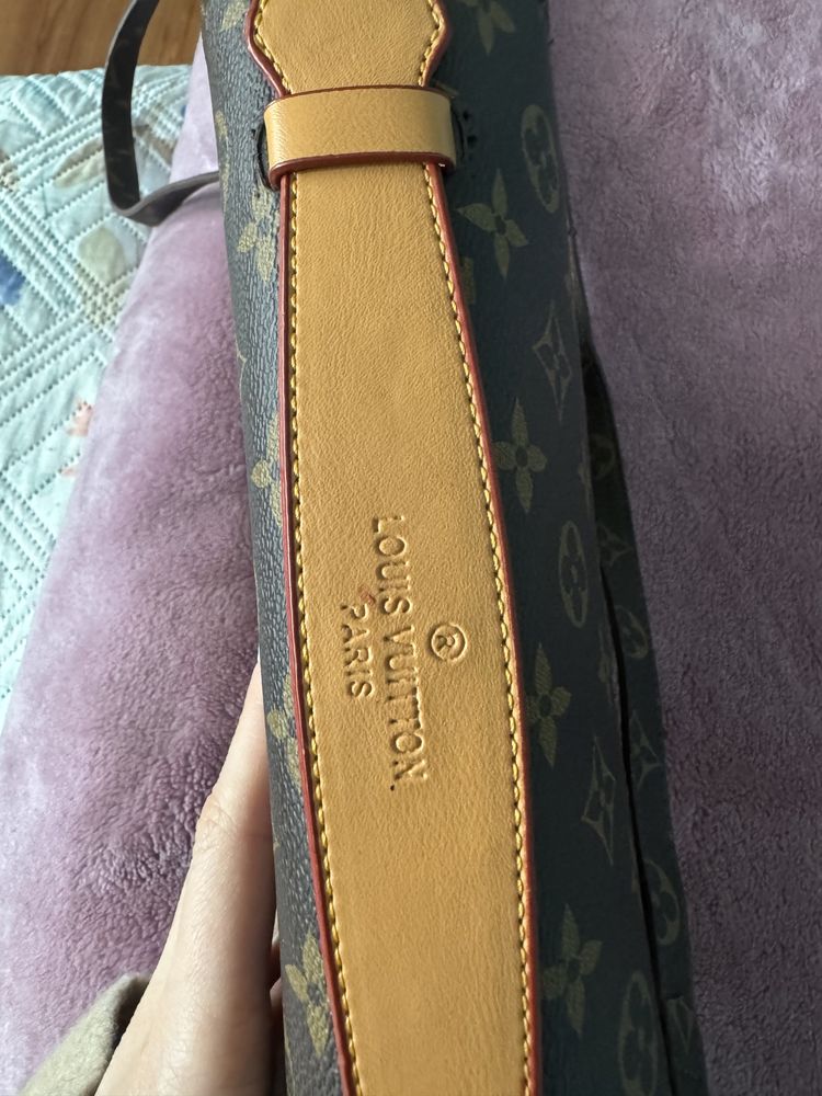 Чанта Louis Vuitton с дълга дръжка