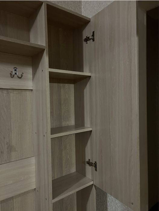 Продам прихожую б/у