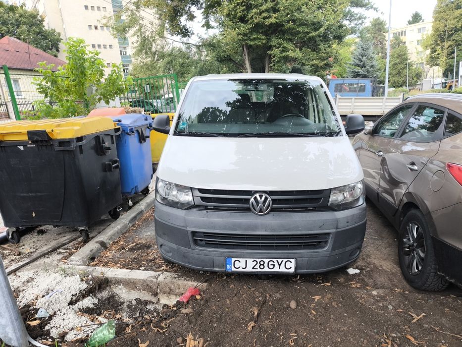 Vând Volkswagen transporter t5