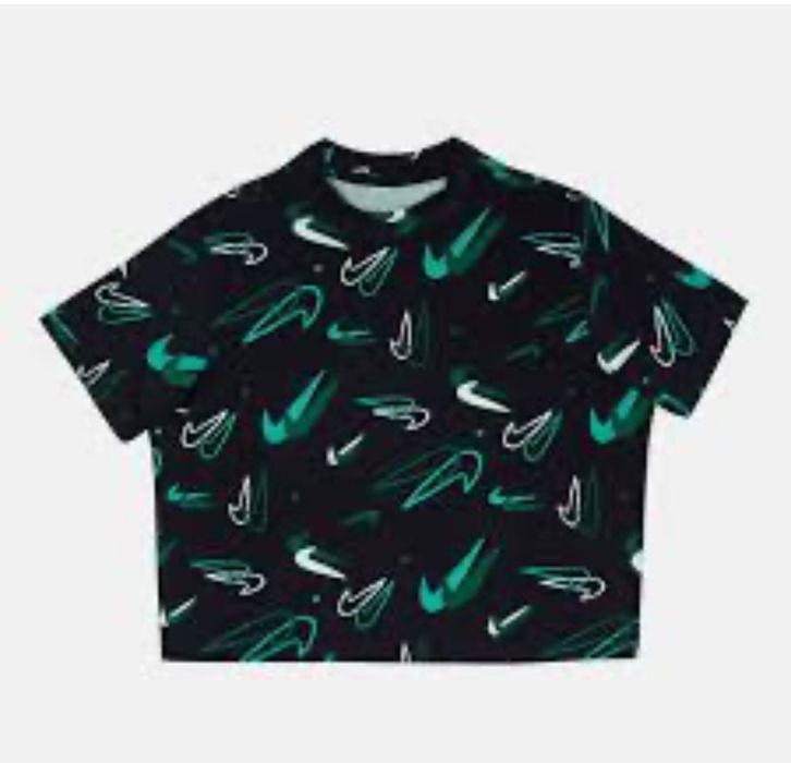Тениска NIKE с щампа по цялата повърхност