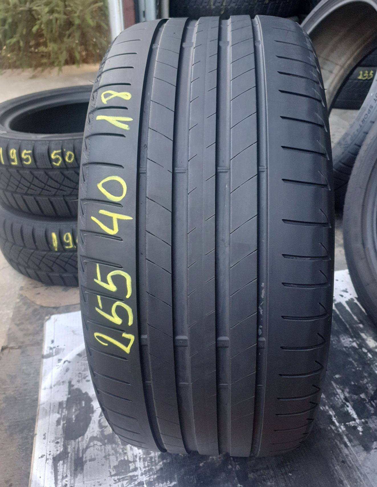 1 Anvelopa vară Bridgestone 255 40 R18 impecabilă DOT 2520.