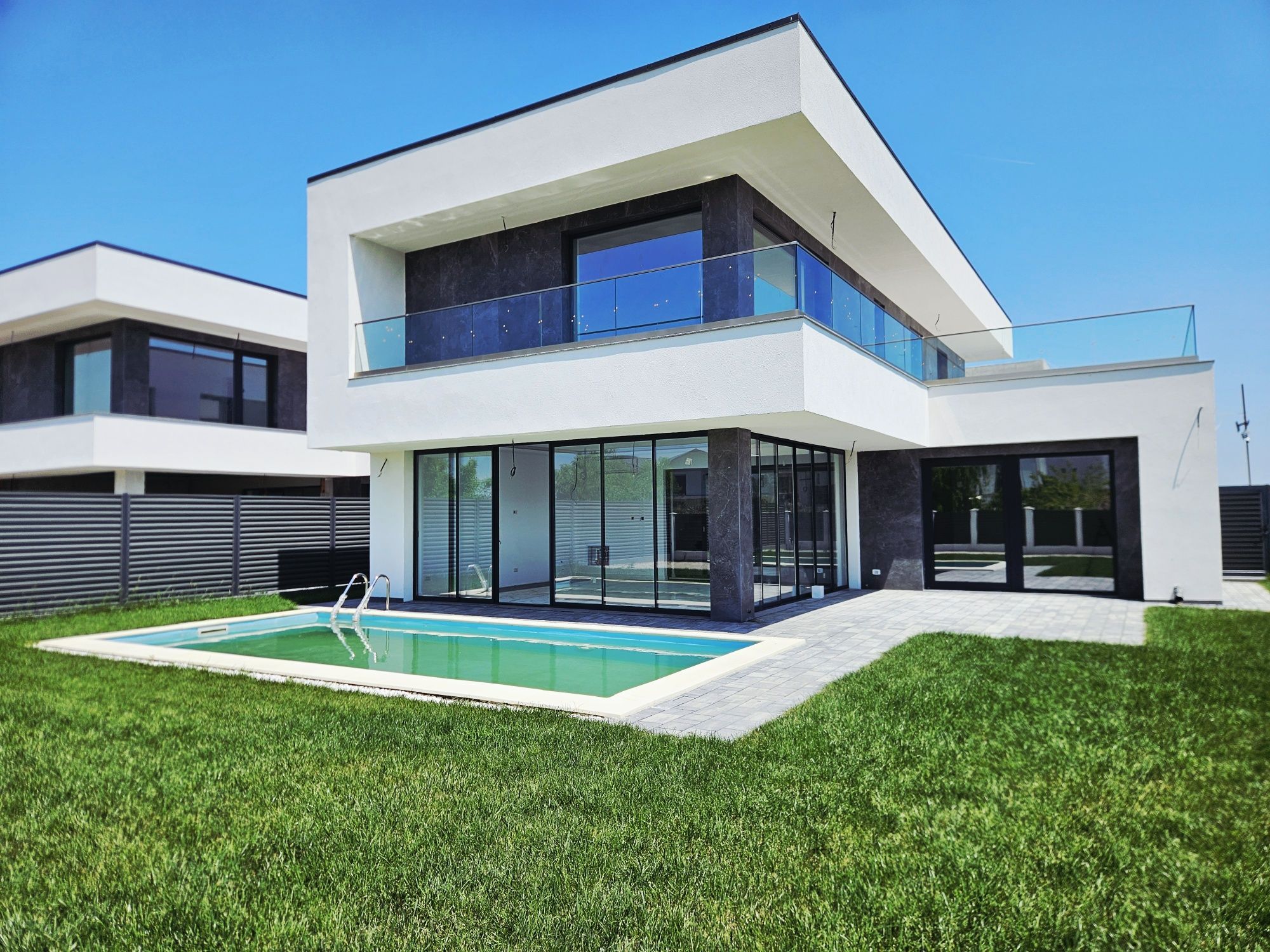 Vila de lux moderna cu piscina Tunari - lacul Pasarea