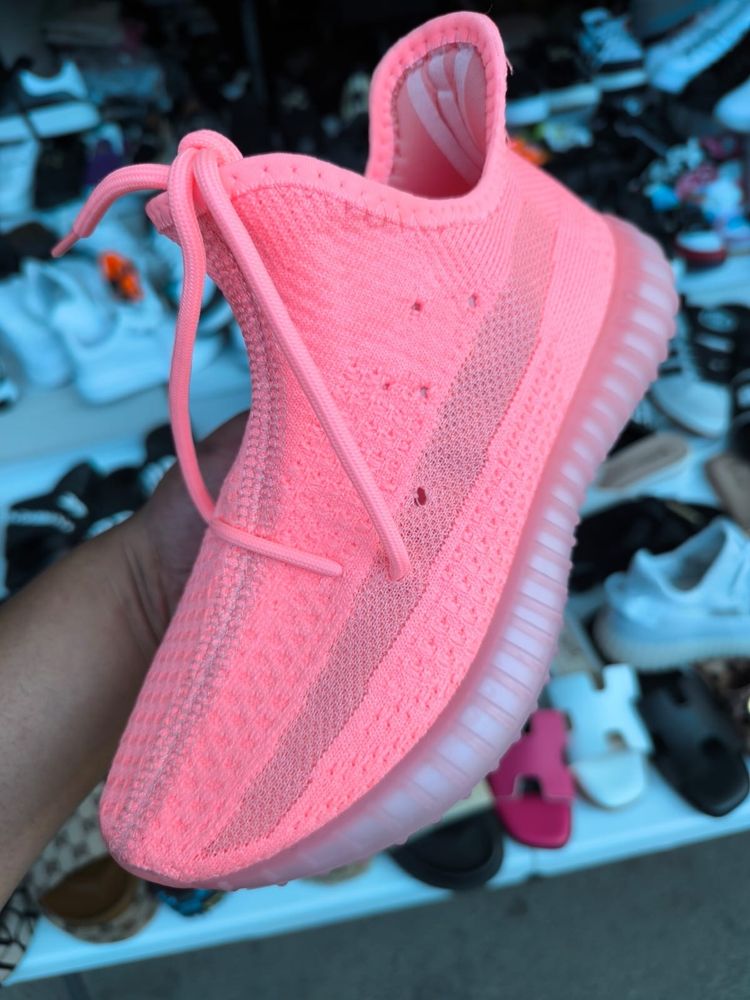Yezzy mai multe culori lichidare stoc