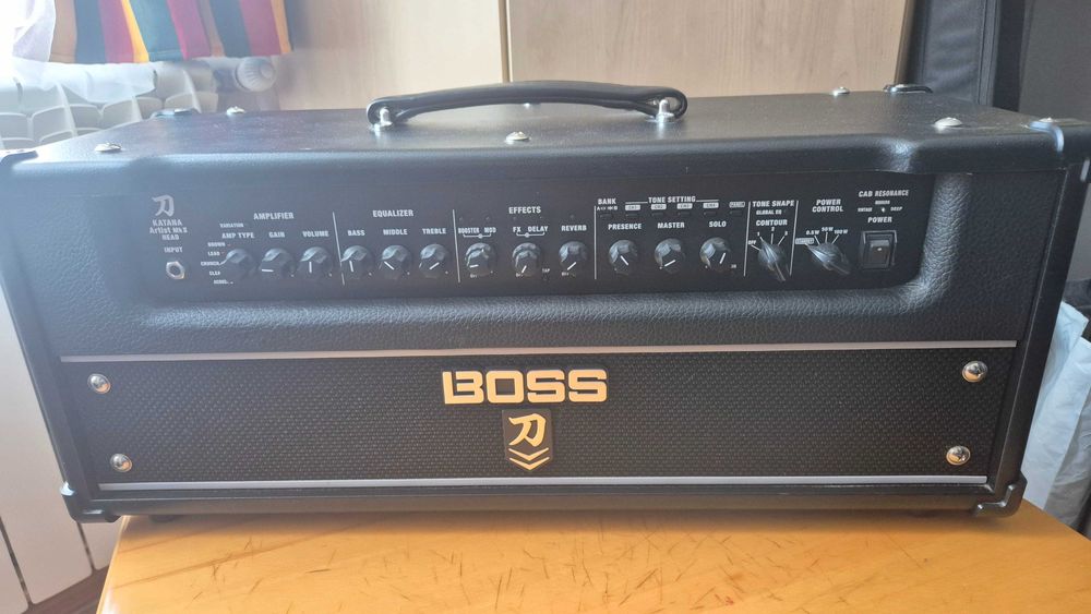 BOSS Katana Artist MKII 100W + Footswith Xsonic Airstep Kat Edition