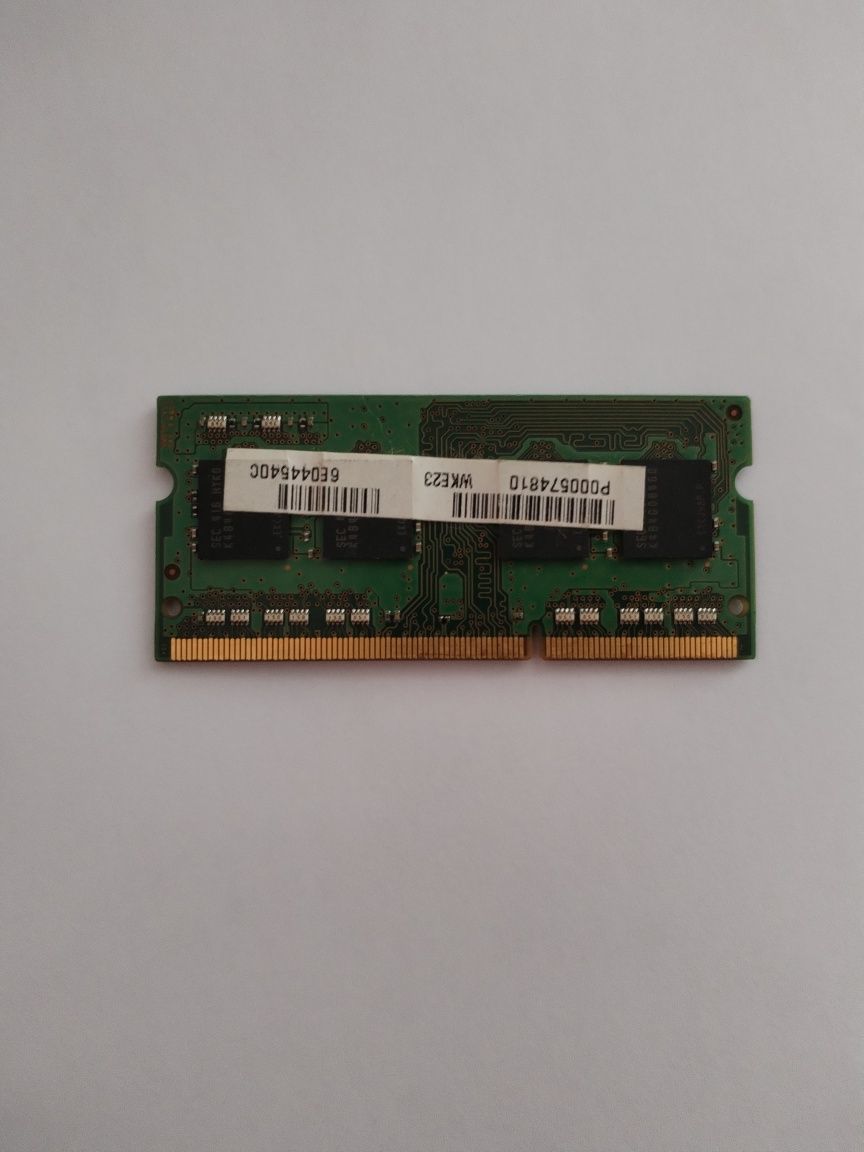 Plăcuță memorie RAM laptop 4GB