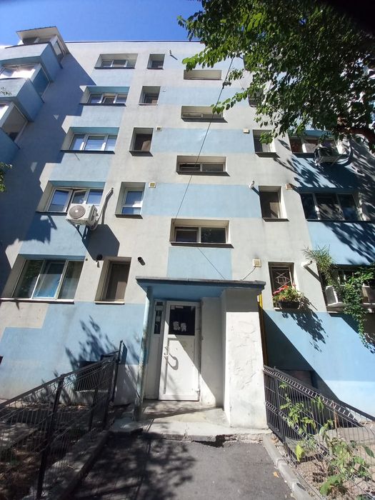 Proprietar Vând apartament 2 camere pe aleea Imasului mobilat