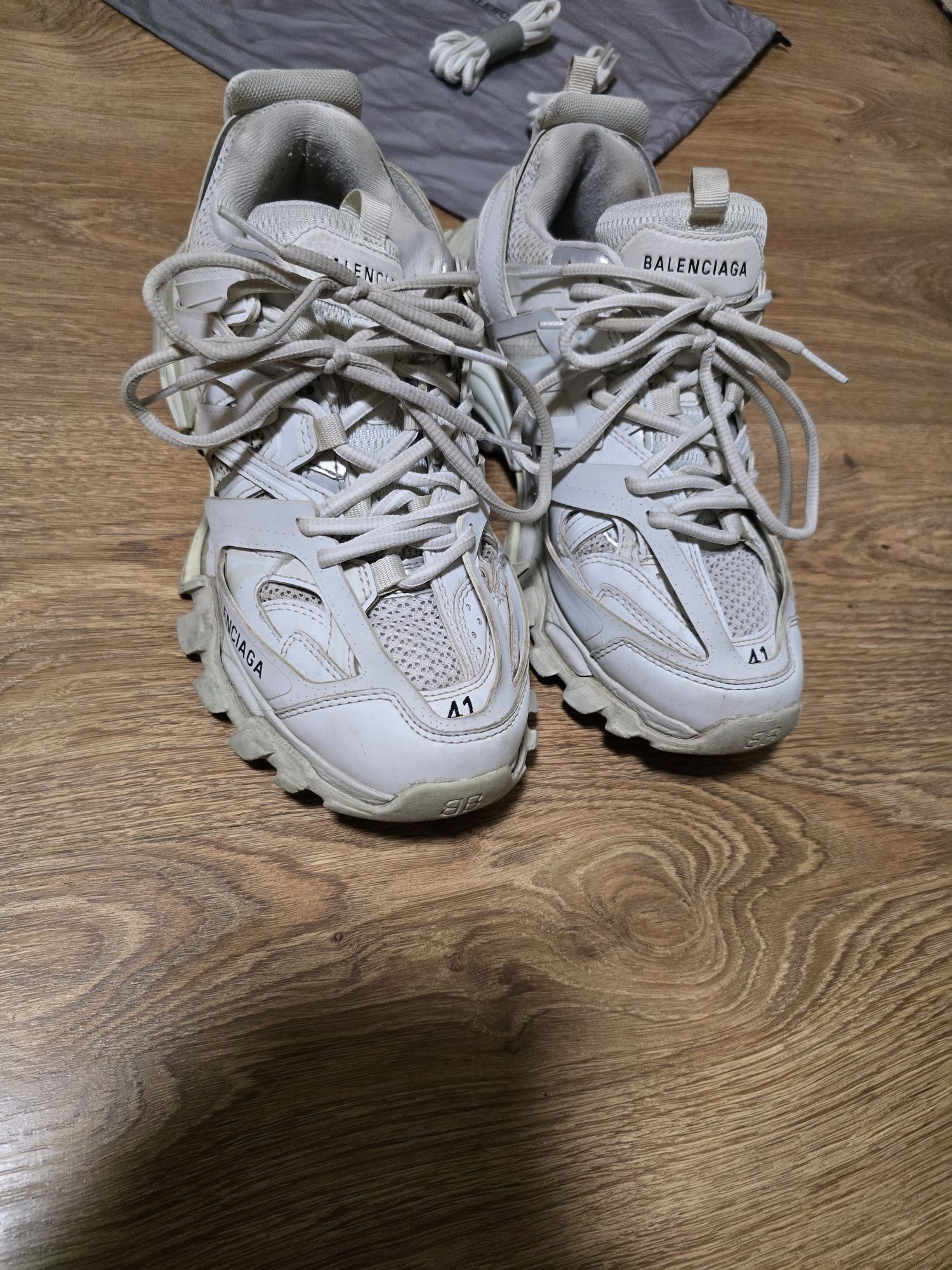 Balenciaga track