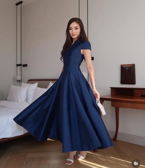 Продается платье черного цвета