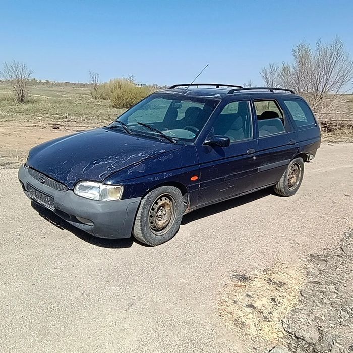 Форд Ескорт 1.6 мкпп на запчасти