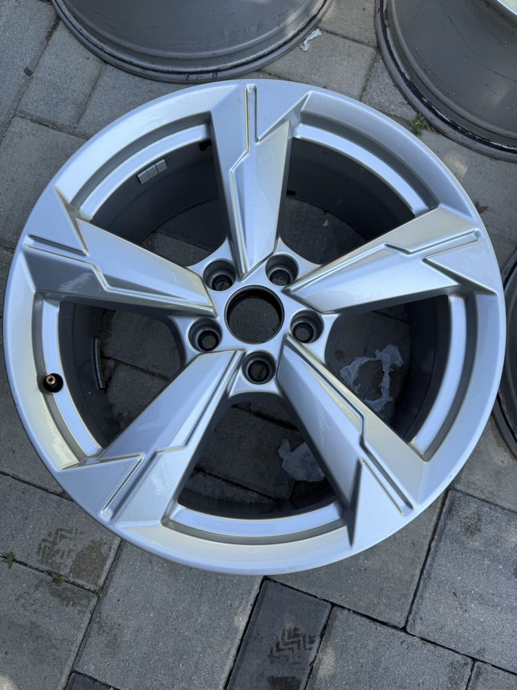 Jante aliaj originale Audi A6 (C8) 18 5x112