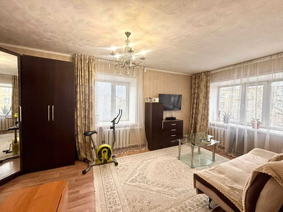 Продам 1 ком.кв. Пришахинск ул.Зелинского >