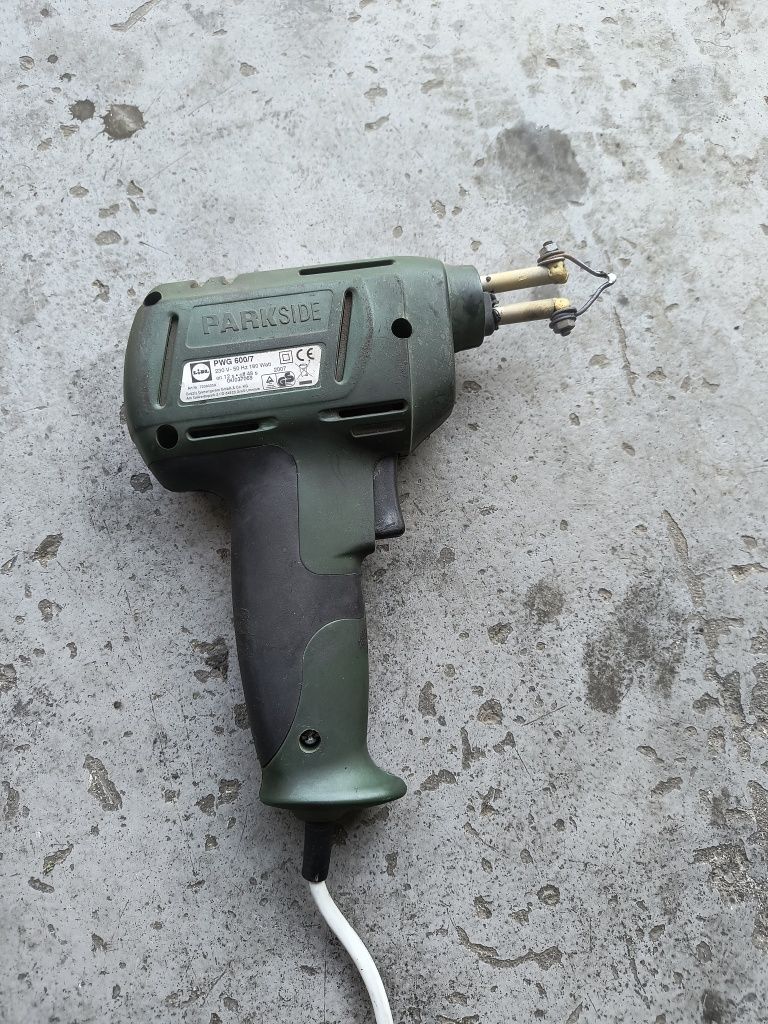 Pistol electric de lipit