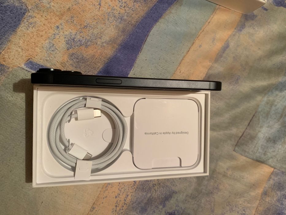 Iphone 15 128gb чисто нов