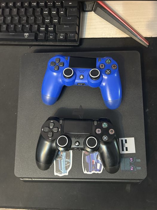 Продавам PlayStation4