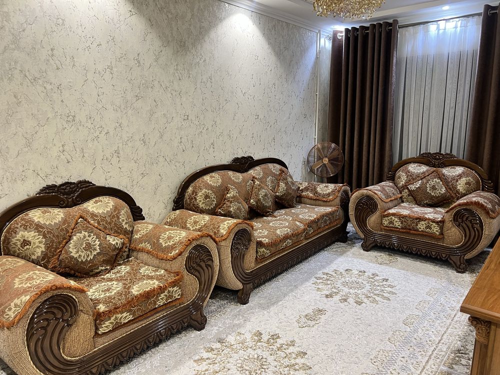 Yumshoq mebil sotiladi divan i kreslo