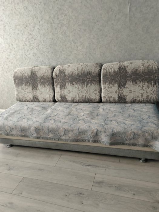 Продам диван , шкаф