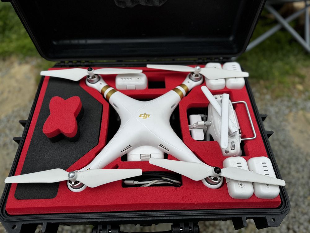 Drona dji phantom 3 pro 4k (6 baterii)