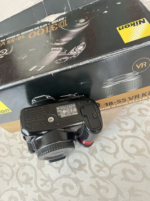 Nikon d 3100.