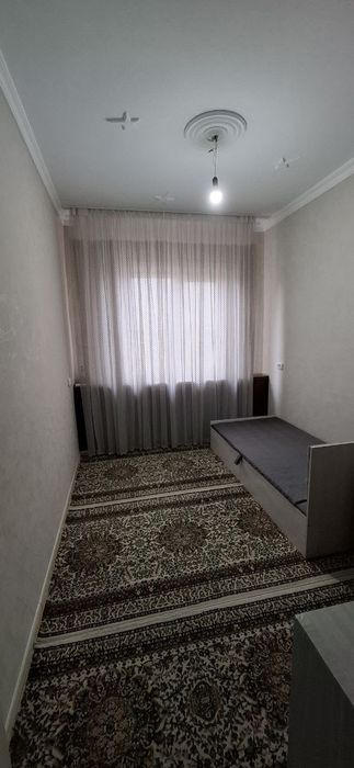 Srochna kvartira sotiladi