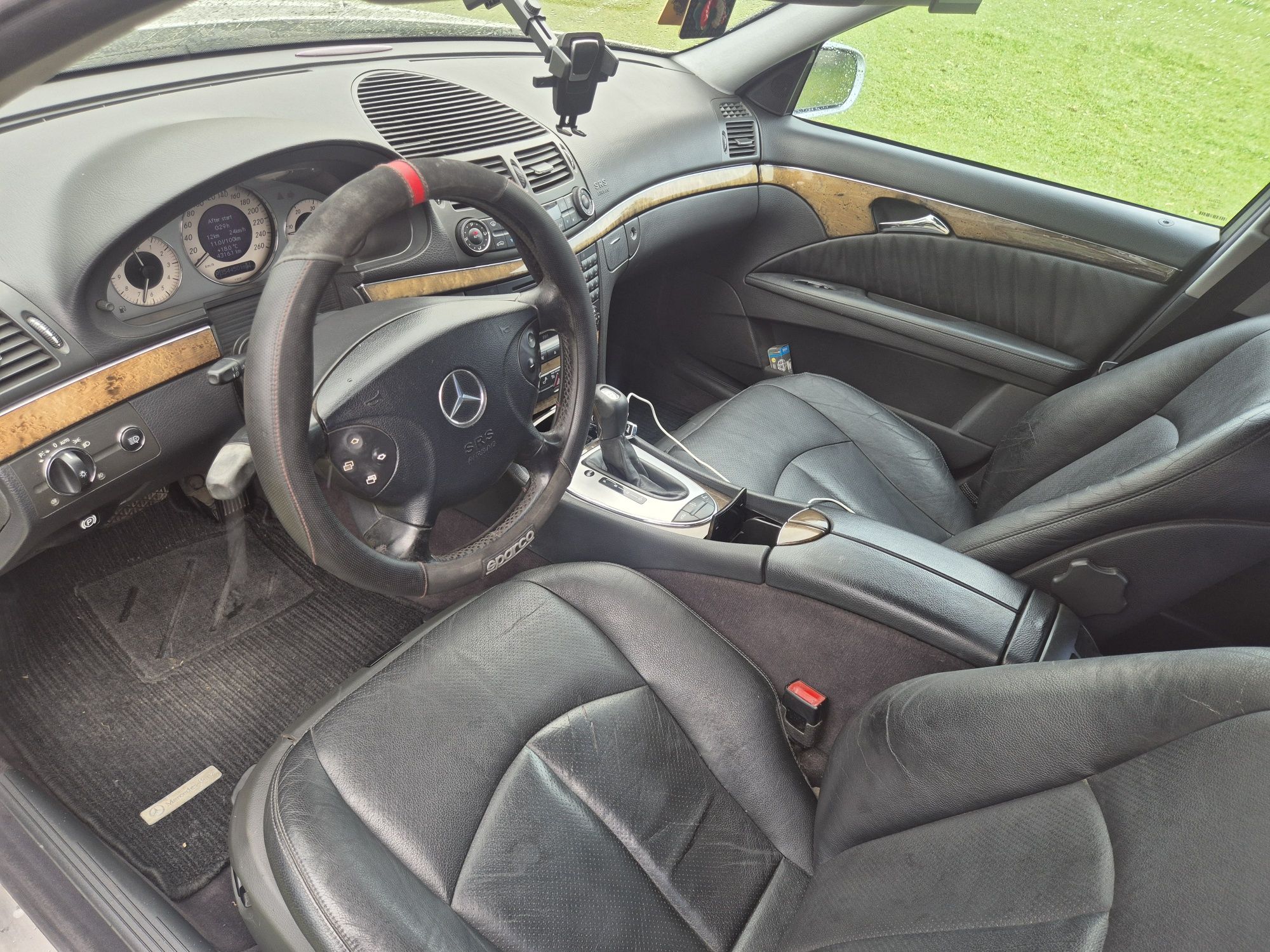 Mercedes-Benz 320