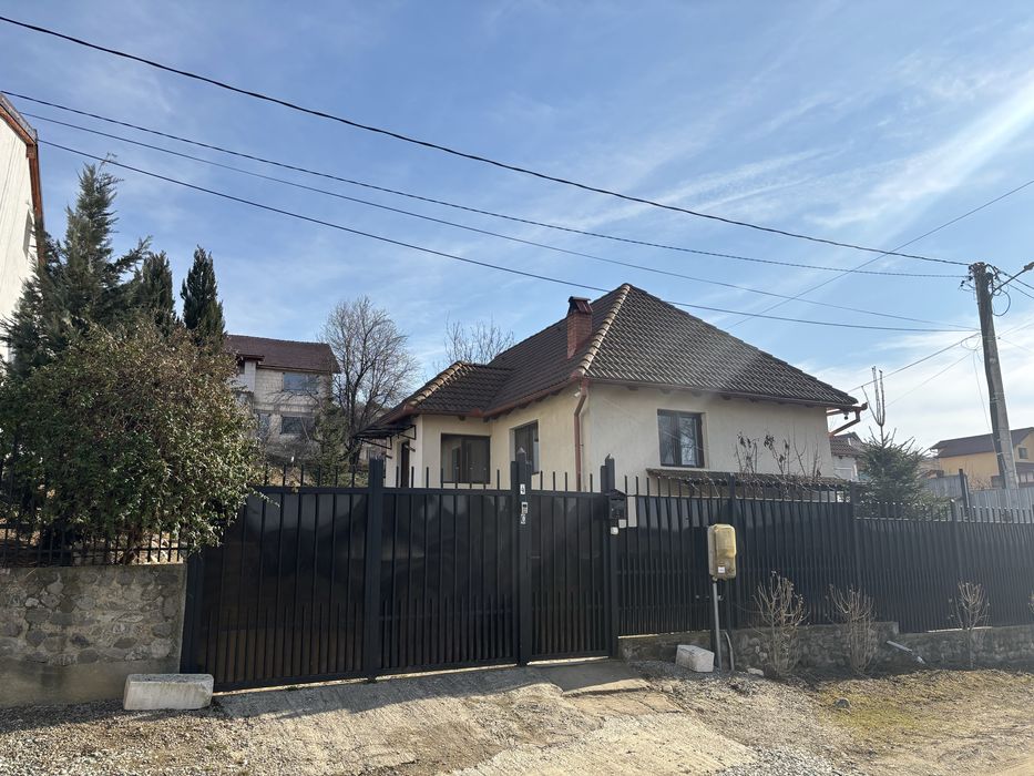 Vand casa complet mobilata