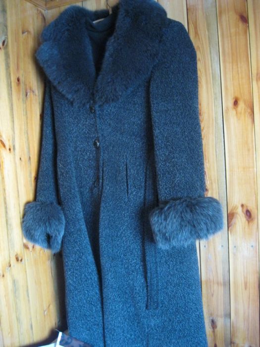 Продам Пальто женское