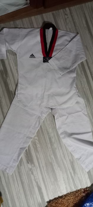 Форма для таэевондо