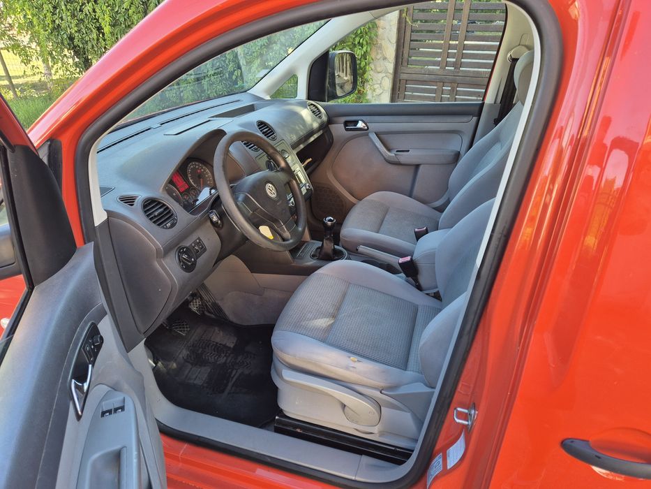 Vând Wv Caddy 1,9 TDI 105 CP //imp Germania//