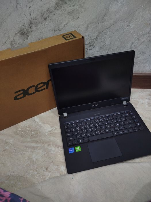 Noutbuk acer travelmate P2 sotiladi
