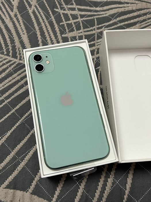 iPhone Айфон 11 64Гб состояние отличное