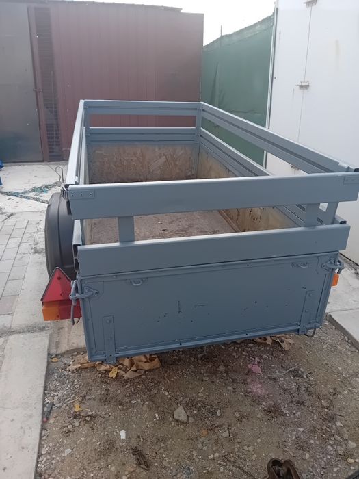 Remorca auto.          .