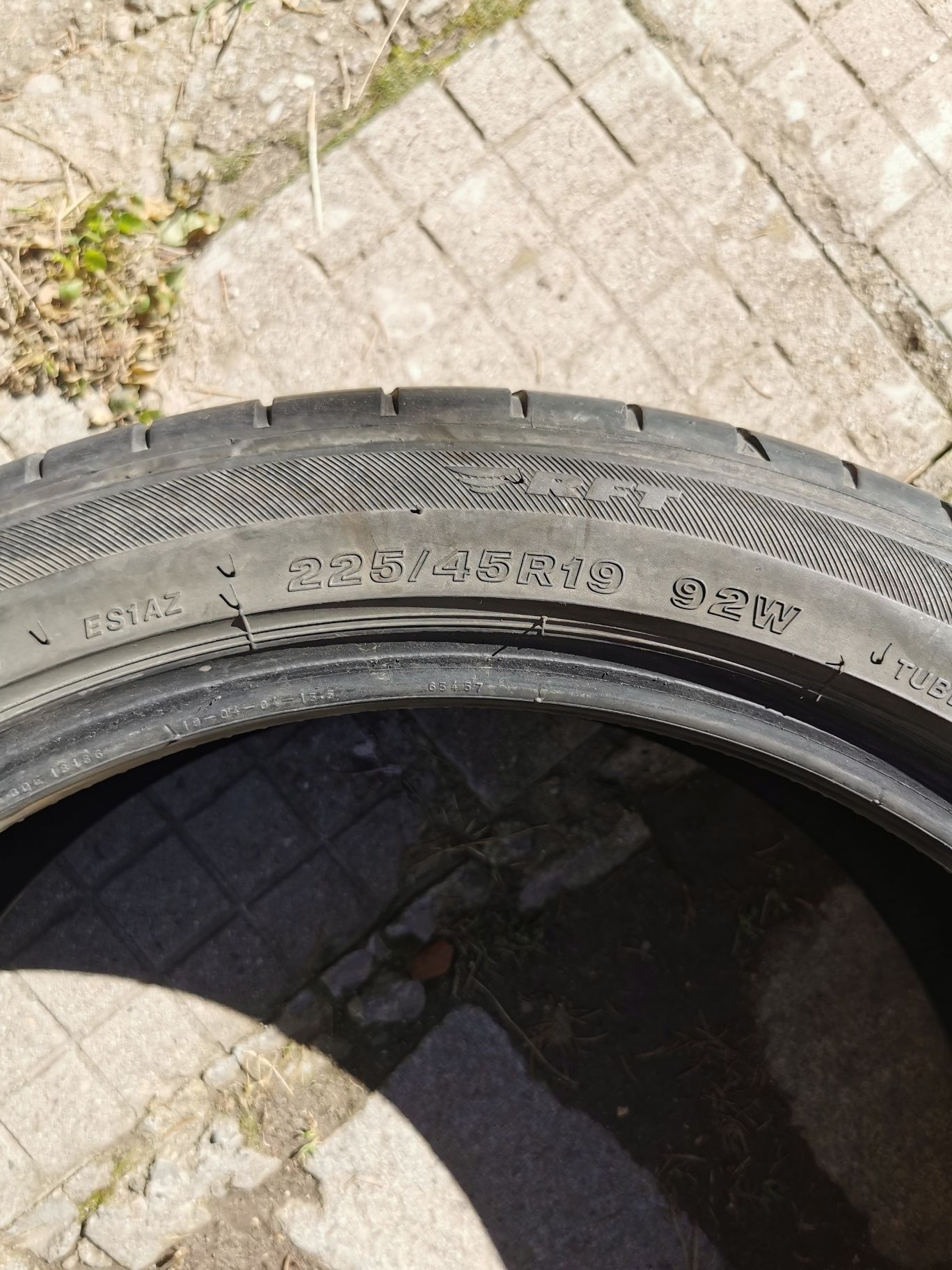 Летни гуми Bridgestone 225/45 R19
