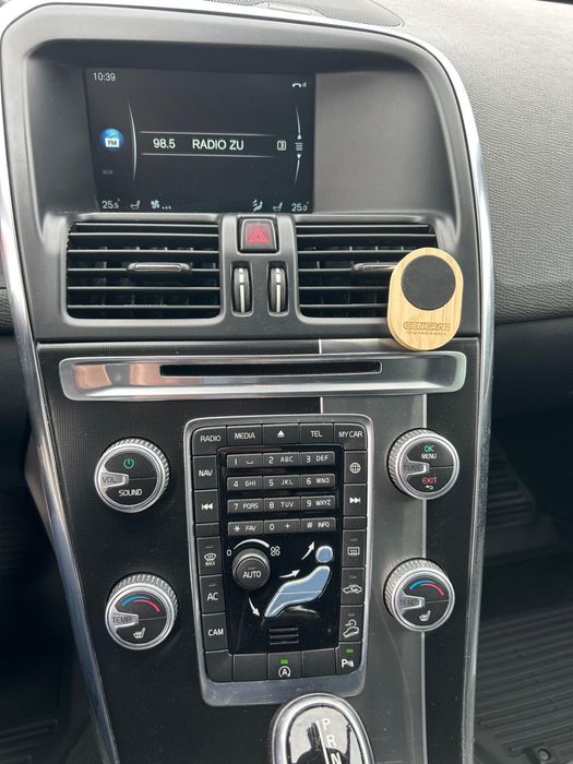 Volvo xc60 D5 220cp 4x4 R-Design 2016
