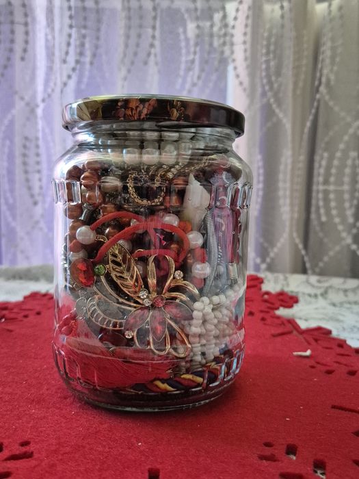 Borcan misterios cu bijuterii