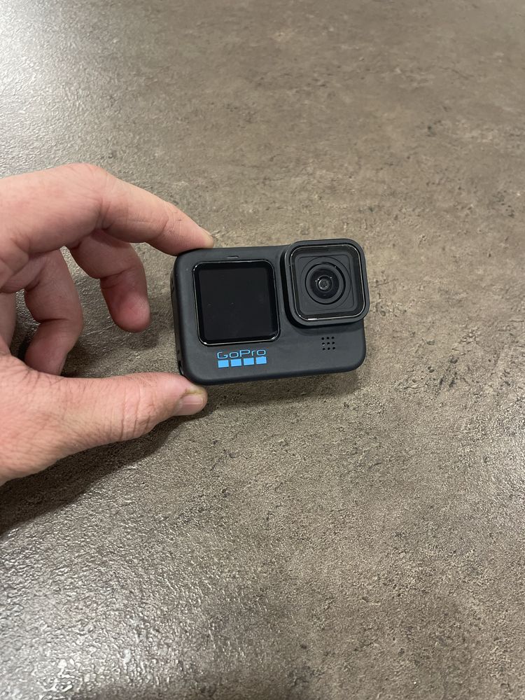 GoPro 11 Black 32gb+3 батерии и зарядно+аксесоари