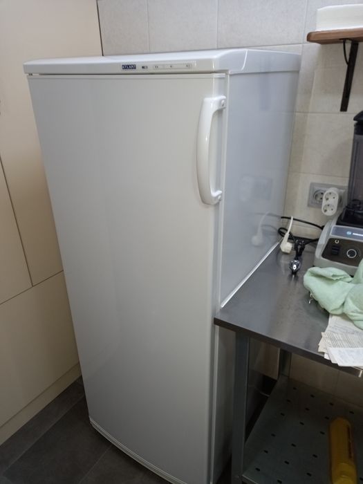 Морозилка Атлант новая.