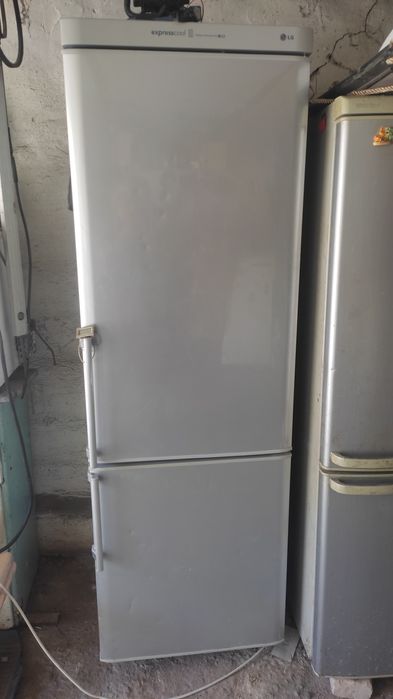 Продам холодильник LG