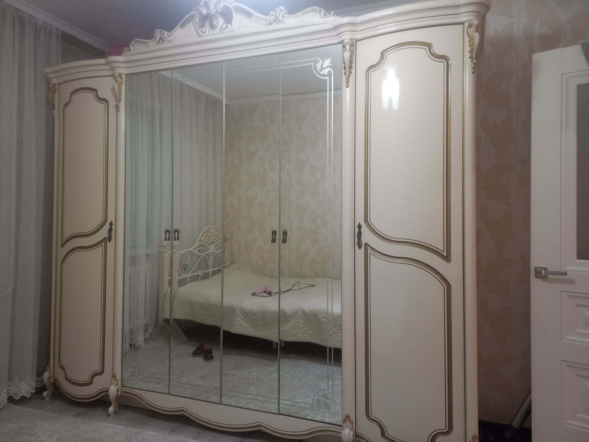 Продам шкаф новый